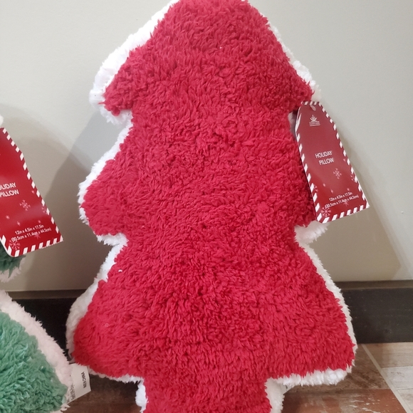 Hard To Find Christmas Tree Throw Pillows-NWT - Picture 3 of 5